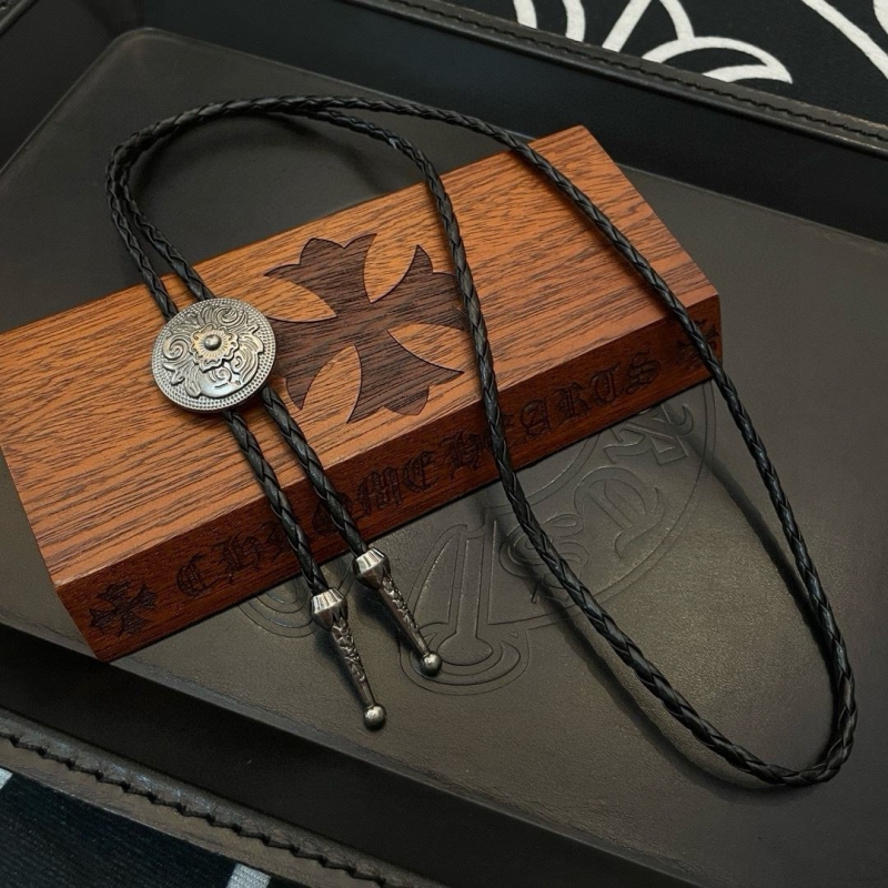 Ch*0me He**ts necklaces